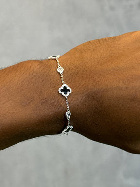 Pulseira Trevo Preta + Ponto de Luz