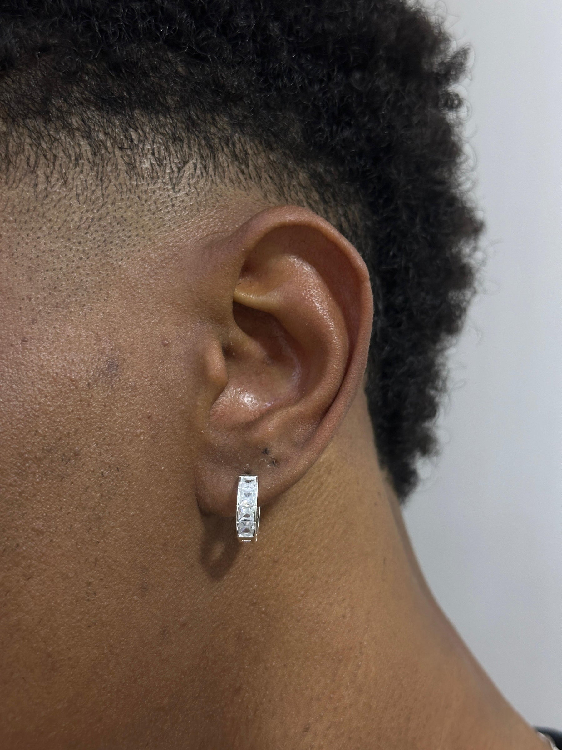 Argola Prata / 4 Pedras Zirconias