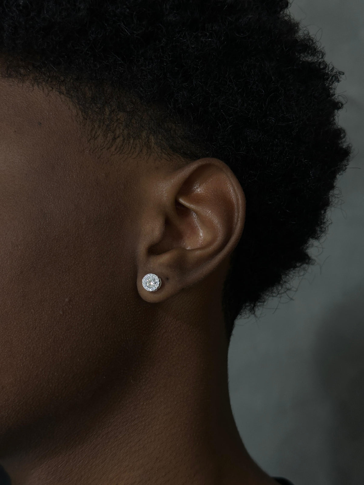 Brinco Ponto de Luz Cravejado 8mm / PRATA 925