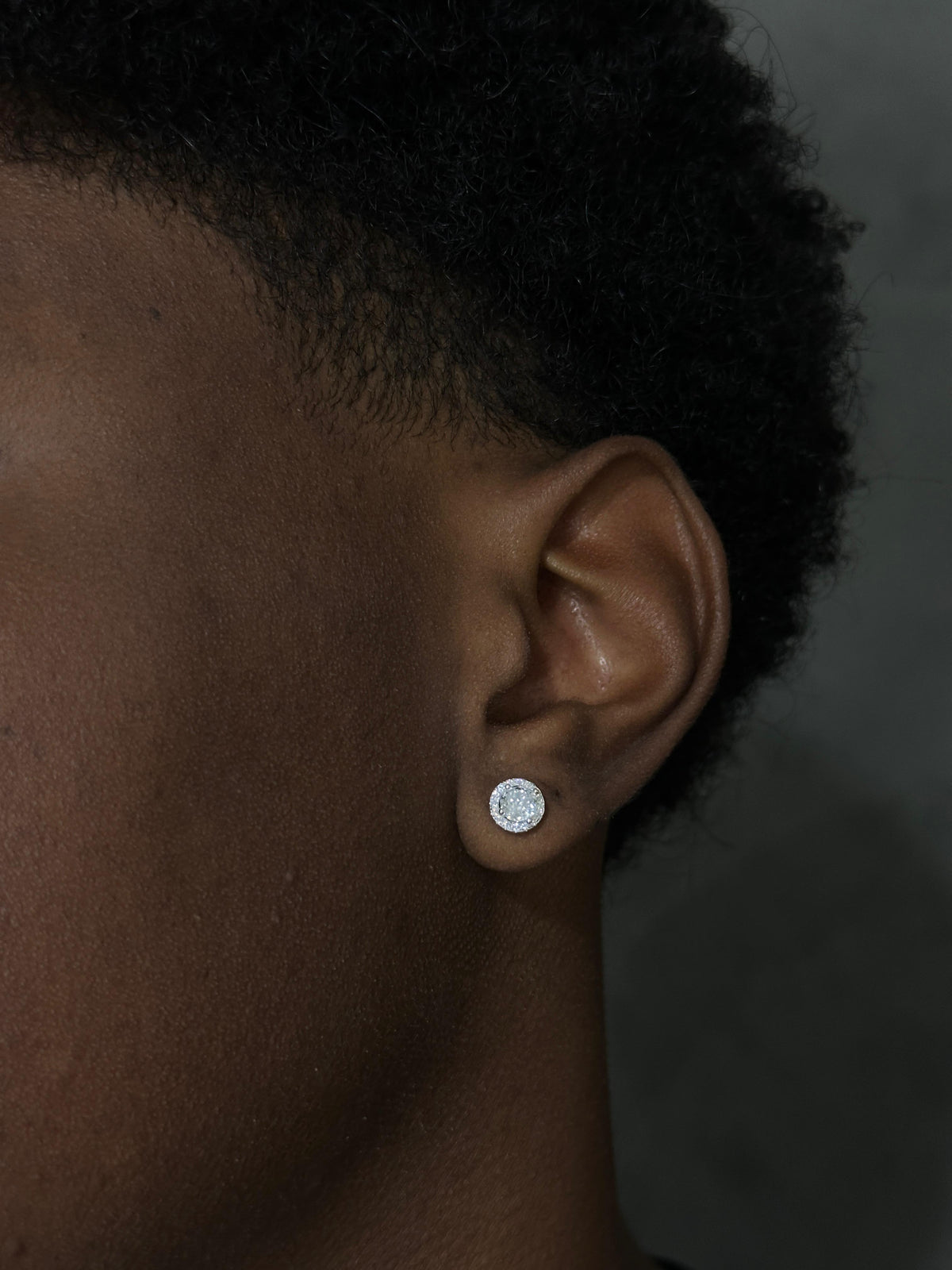 Brinco PRATA Redondo Cravejado 7mm