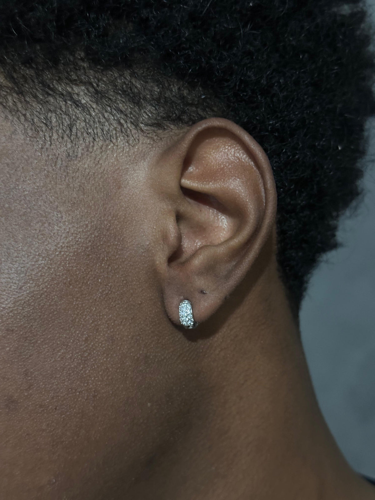 Argola Segundo furo Cravejada!