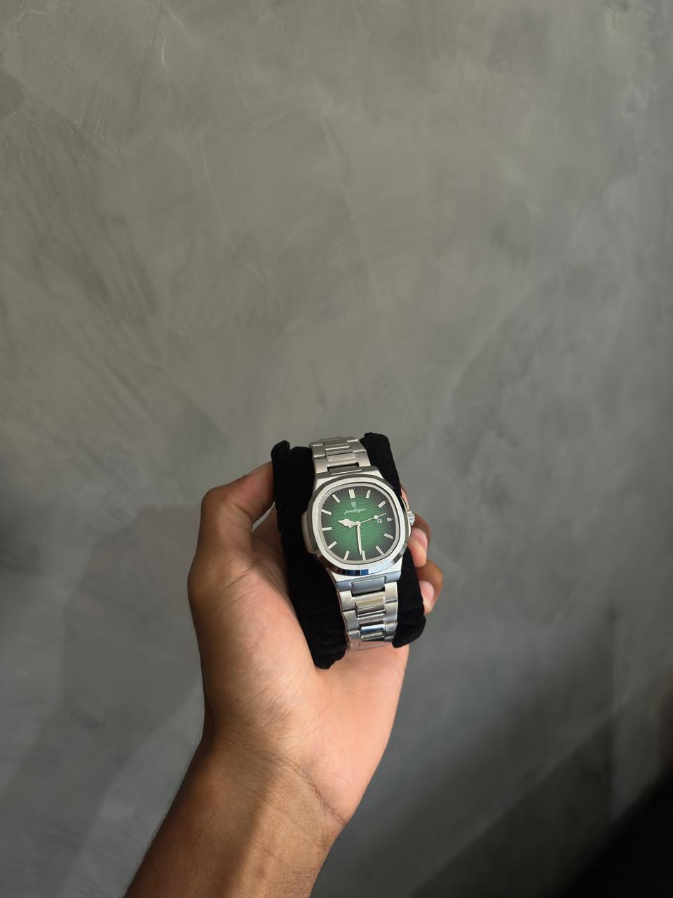 Relógio Analogico Clássico - Verde / Acompanha Regulador