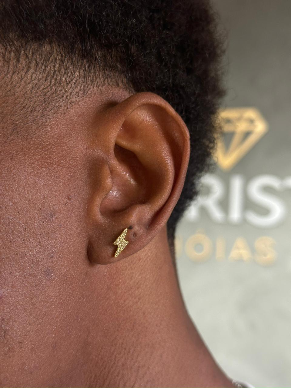 Brinco Raio Cravejado, Banhado a Ouro 18k